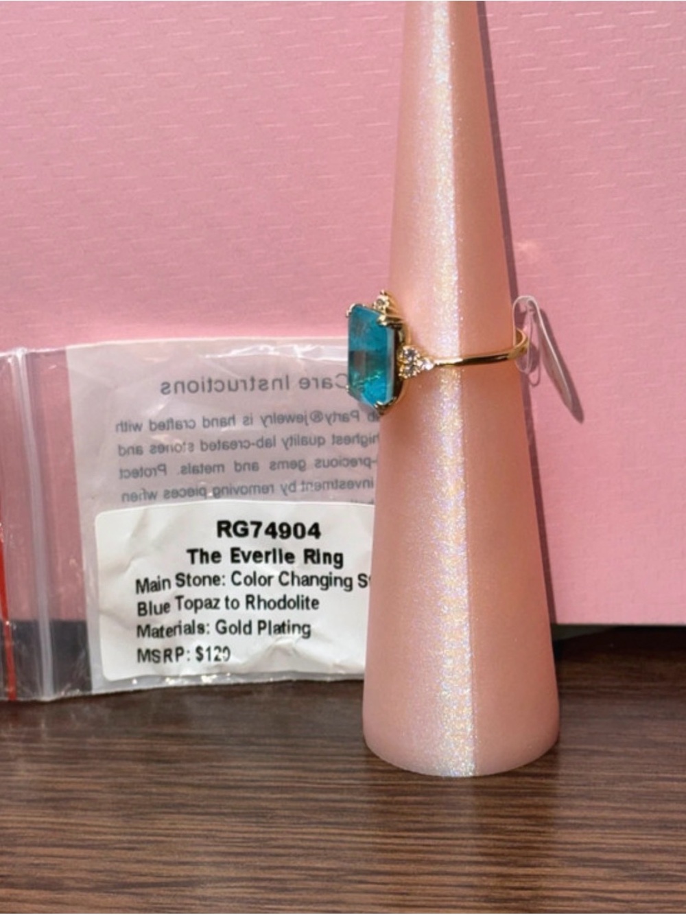Bomb Party NWT ‘The Everlie’ Color Changing Ring - Picture 2 of 4